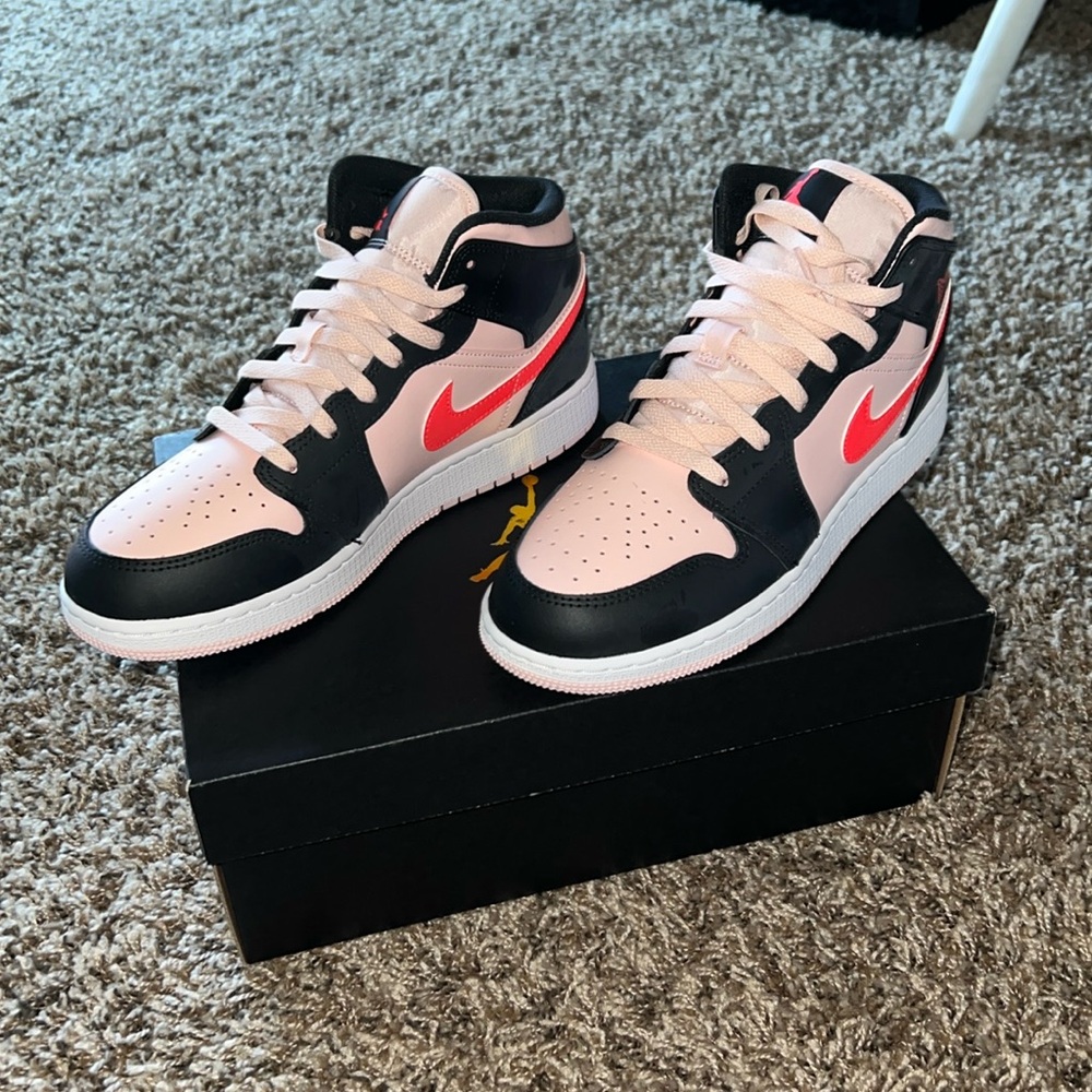 Air Jordan 1 Mid